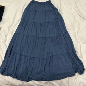 Women’s Elegant Blue Flowy Skirt Small